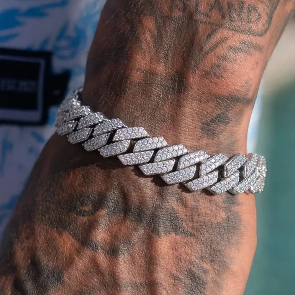 Iced Cuban Link Bracelet – Luxury Pavé Edition